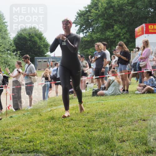 15.06.2025 - 27. Vierlanden-Triathlon KatJ http://msf.ph/oto/8035154 15.06.2025 11:19:38 Schwimmen 875, 878, 895, 923 meine-sportfotos.de