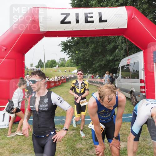 21.06.2025 - 27. Vierlanden-Triathlon MichiJ http://msf.ph/oto/8035157 15.06.2026 12:58:58 Ziel 122, 995, 996, 997, 998, 1010, 1011, 1012, 1013, 1038 meine-sportfotos.de