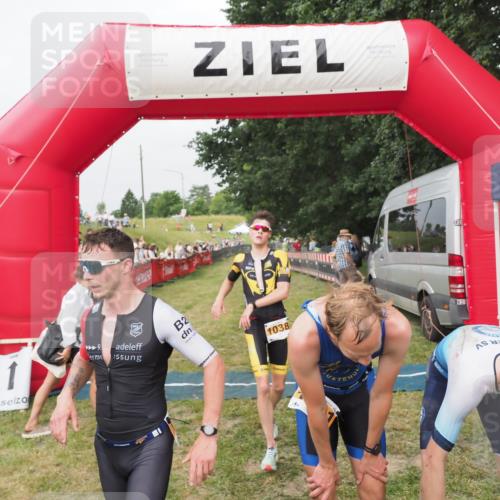 21.06.2025 - 27. Vierlanden-Triathlon MichiJ http://msf.ph/oto/8035162 15.06.2026 12:58:58 Ziel 122, 995, 996, 997, 998, 1010, 1011, 1012, 1013, 1038 meine-sportfotos.de