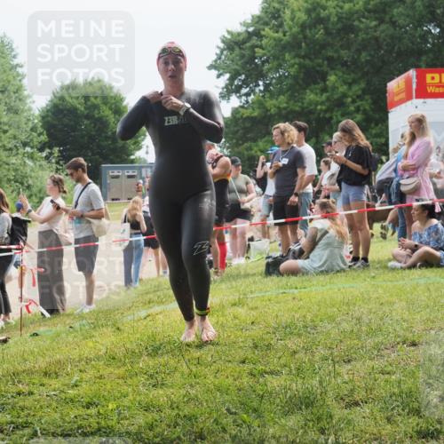 15.06.2025 - 27. Vierlanden-Triathlon KatJ http://msf.ph/oto/8035166 15.06.2025 11:19:38 Schwimmen 875, 878, 895, 923 meine-sportfotos.de