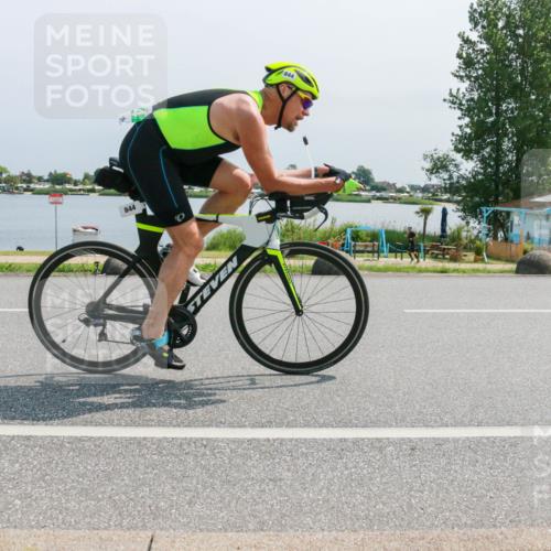 21.06.2025 - 27. Vierlanden-Triathlon H.Heesch http://msf.ph/oto/8035172 15.06.2025 11:43:33 Radfahren 686, 727, 844, 855 meine-sportfotos.de