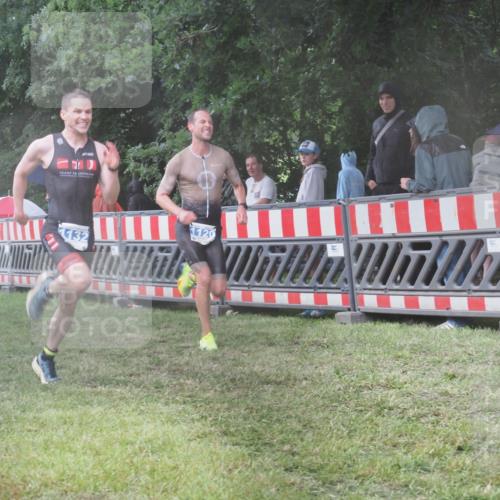 21.06.2025 - 27. Vierlanden-Triathlon KatJ http://msf.ph/oto/8035174 15.06.2025 13:50:50 Ziel 1098, 1108, 1120, 1132, 1134, 1136 meine-sportfotos.de