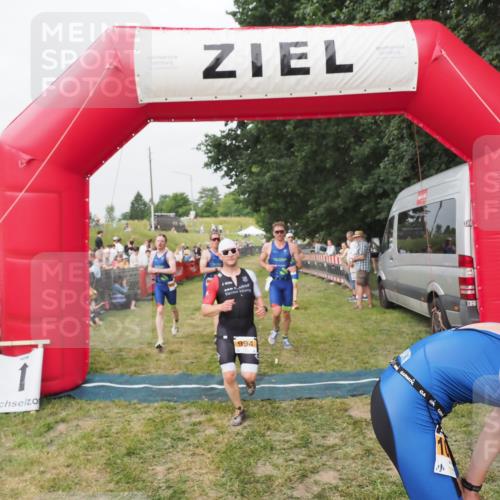21.06.2025 - 27. Vierlanden-Triathlon MichiJ http://msf.ph/oto/8035200 15.06.2026 12:59:16 Ziel 994, 1014, 1015, 1016, 1018 meine-sportfotos.de