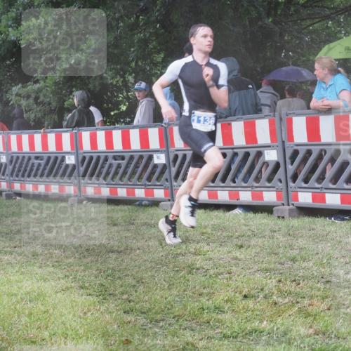 21.06.2025 - 27. Vierlanden-Triathlon KatJ http://msf.ph/oto/8035223 15.06.2025 13:50:53 Ziel 1098, 1108, 1134, 1136 meine-sportfotos.de