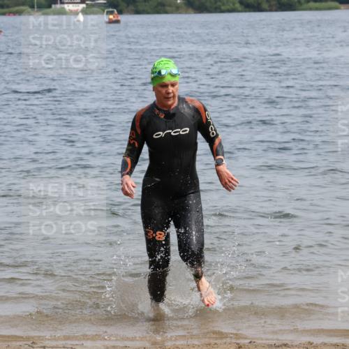 15.06.2025 - 27. Vierlanden-Triathlon Lena Gebhardt http://msf.ph/oto/8035242 15.06.2025 11:22:02 Schwimmen 917 meine-sportfotos.de