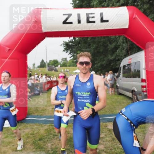 21.06.2025 - 27. Vierlanden-Triathlon MichiJ http://msf.ph/oto/8035246 15.06.2026 12:59:18 Ziel 994, 1014, 1015, 1016, 1018 meine-sportfotos.de