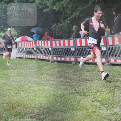 21.06.2025 - 27. Vierlanden-Triathlon KatJ http://msf.ph/oto/8035269 15.06.2025 13:50:57 Ziel 843, 1098, 1108, 1134 meine-sportfotos.de