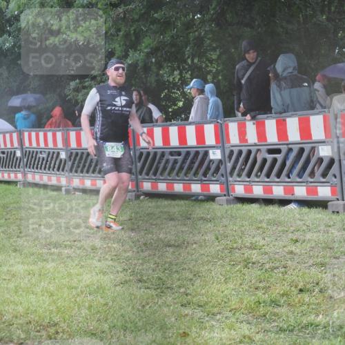 21.06.2025 - 27. Vierlanden-Triathlon KatJ http://msf.ph/oto/8035296 15.06.2025 13:51:02 Ziel 843, 1113 meine-sportfotos.de