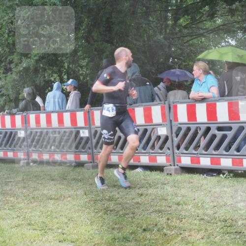 21.06.2025 - 27. Vierlanden-Triathlon KatJ http://msf.ph/oto/8035358 15.06.2025 13:51:09 Ziel 1113 meine-sportfotos.de