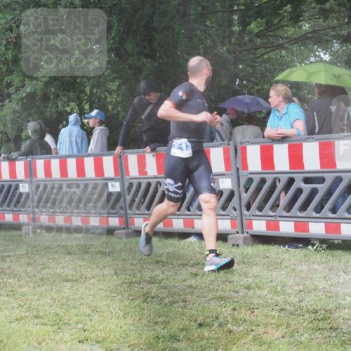 21.06.2025 - 27. Vierlanden-Triathlon KatJ http://msf.ph/oto/8035360 15.06.2025 13:51:09 Ziel 1113 meine-sportfotos.de