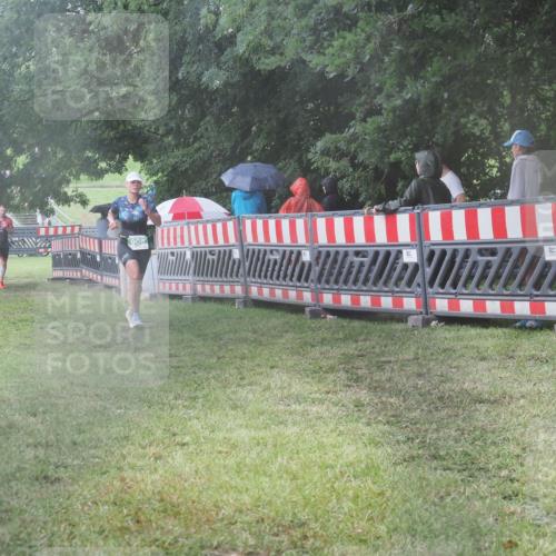 21.06.2025 - 27. Vierlanden-Triathlon KatJ http://msf.ph/oto/8035370 15.06.2025 13:51:23 Ziel 908, 1119 meine-sportfotos.de