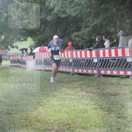 21.06.2025 - 27. Vierlanden-Triathlon KatJ http://msf.ph/oto/8035390 15.06.2025 13:51:24 Ziel 908, 1119 meine-sportfotos.de