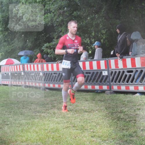 21.06.2025 - 27. Vierlanden-Triathlon KatJ http://msf.ph/oto/8035454 15.06.2025 13:51:29 Ziel 1119 meine-sportfotos.de