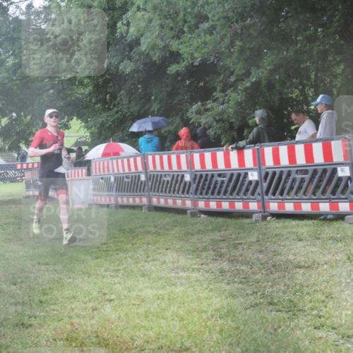 21.06.2025 - 27. Vierlanden-Triathlon KatJ http://msf.ph/oto/8035468 15.06.2025 13:51:45 Ziel 1115 meine-sportfotos.de