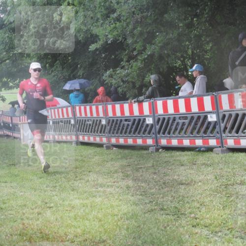 21.06.2025 - 27. Vierlanden-Triathlon KatJ http://msf.ph/oto/8035477 15.06.2025 13:51:46 Ziel 729, 1115, 1154 meine-sportfotos.de