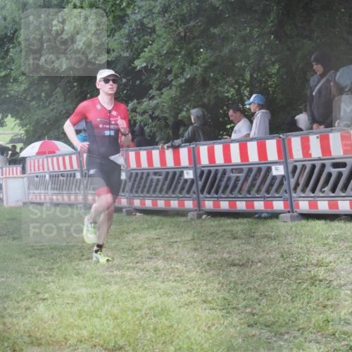 21.06.2025 - 27. Vierlanden-Triathlon KatJ http://msf.ph/oto/8035490 15.06.2025 13:51:46 Ziel 729, 1115, 1154 meine-sportfotos.de
