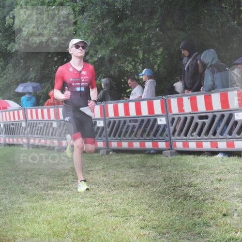 21.06.2025 - 27. Vierlanden-Triathlon KatJ http://msf.ph/oto/8035497 15.06.2025 13:51:47 Ziel 729, 1115, 1154 meine-sportfotos.de