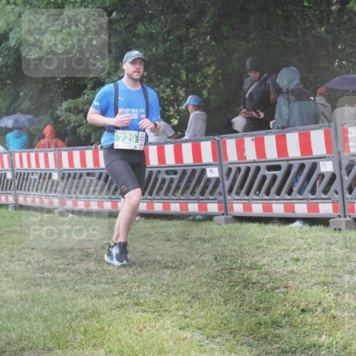 21.06.2025 - 27. Vierlanden-Triathlon KatJ http://msf.ph/oto/8035535 15.06.2025 13:51:55 Ziel 729, 1154 meine-sportfotos.de