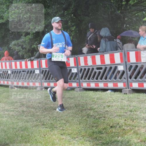 21.06.2025 - 27. Vierlanden-Triathlon KatJ http://msf.ph/oto/8035542 15.06.2025 13:51:55 Ziel 729, 1154 meine-sportfotos.de