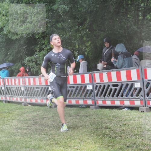 21.06.2025 - 27. Vierlanden-Triathlon KatJ http://msf.ph/oto/8035552 15.06.2025 13:51:57 Ziel 729, 1154 meine-sportfotos.de