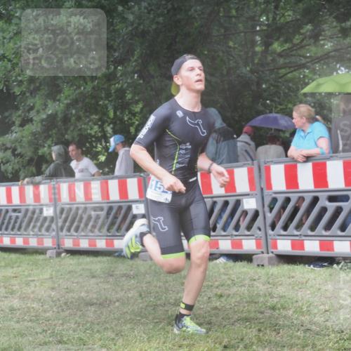 21.06.2025 - 27. Vierlanden-Triathlon KatJ http://msf.ph/oto/8035564 15.06.2025 13:51:58 Ziel 729, 1154 meine-sportfotos.de
