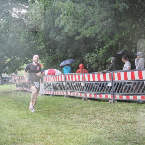 21.06.2025 - 27. Vierlanden-Triathlon KatJ http://msf.ph/oto/8035576 15.06.2025 13:52:12 Ziel 23, 1112, 1117, 1163 meine-sportfotos.de