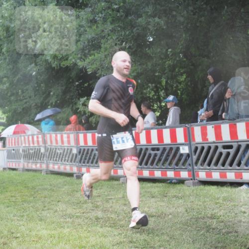 21.06.2025 - 27. Vierlanden-Triathlon KatJ http://msf.ph/oto/8035596 15.06.2025 13:52:13 Ziel 23, 1112, 1117, 1163 meine-sportfotos.de