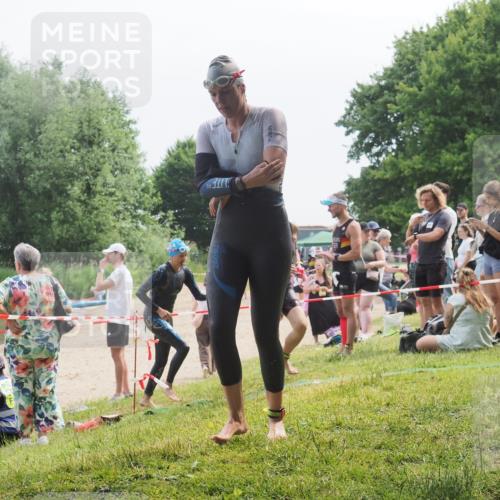 15.06.2025 - 27. Vierlanden-Triathlon KatJ http://msf.ph/oto/8035603 15.06.2025 11:20:25 Schwimmen 838, 880, 890, 926 meine-sportfotos.de