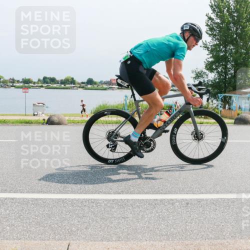 21.06.2025 - 27. Vierlanden-Triathlon H.Heesch http://msf.ph/oto/8035626 15.06.2025 11:44:20 Radfahren 953 meine-sportfotos.de