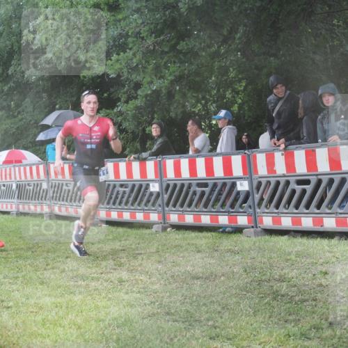 21.06.2025 - 27. Vierlanden-Triathlon KatJ http://msf.ph/oto/8035629 15.06.2025 13:52:20 Ziel 776, 1117, 1163 meine-sportfotos.de