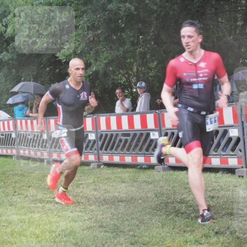 21.06.2025 - 27. Vierlanden-Triathlon KatJ http://msf.ph/oto/8035649 15.06.2025 13:52:20 Ziel 776, 1117, 1163 meine-sportfotos.de