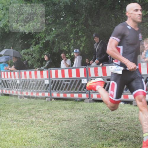 21.06.2025 - 27. Vierlanden-Triathlon KatJ http://msf.ph/oto/8035665 15.06.2025 13:52:21 Ziel 776, 1163 meine-sportfotos.de