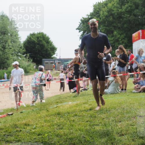 15.06.2025 - 27. Vierlanden-Triathlon KatJ http://msf.ph/oto/8035673 15.06.2025 11:20:33 Schwimmen 838, 890, 926, 969 meine-sportfotos.de