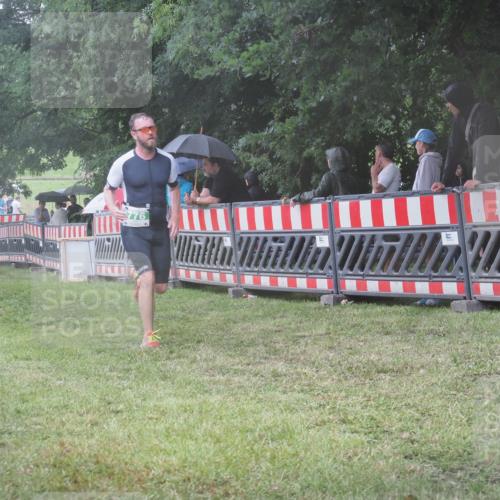21.06.2025 - 27. Vierlanden-Triathlon KatJ http://msf.ph/oto/8035688 15.06.2025 13:52:26 Ziel 776 meine-sportfotos.de