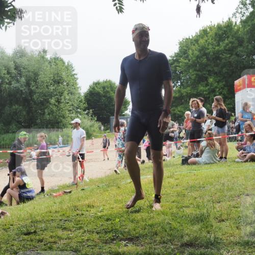 15.06.2025 - 27. Vierlanden-Triathlon KatJ http://msf.ph/oto/8035704 15.06.2025 11:20:34 Schwimmen 838, 890, 926, 969 meine-sportfotos.de