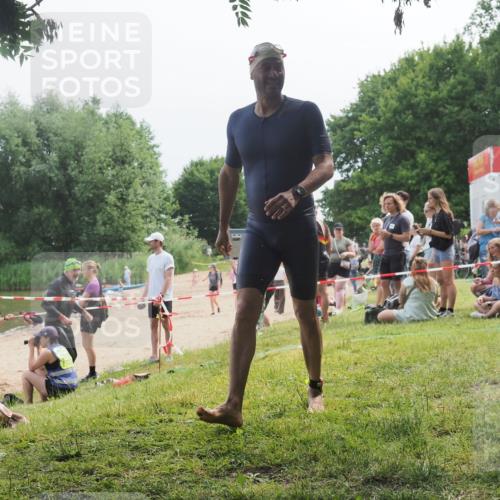 15.06.2025 - 27. Vierlanden-Triathlon KatJ http://msf.ph/oto/8035709 15.06.2025 11:20:34 Schwimmen 838, 890, 926, 969 meine-sportfotos.de