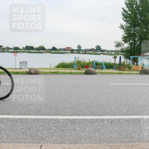 15.06.2025 - 27. Vierlanden-Triathlon H.Heesch http://msf.ph/oto/8035747 15.06.2025 10:45:40 Radfahren 81, 84 meine-sportfotos.de