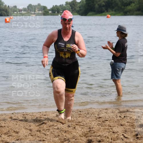 15.06.2025 - 27. Vierlanden-Triathlon Lena Gebhardt http://msf.ph/oto/8035753 15.06.2025 11:24:01 Schwimmen 903, 955, 959 meine-sportfotos.de