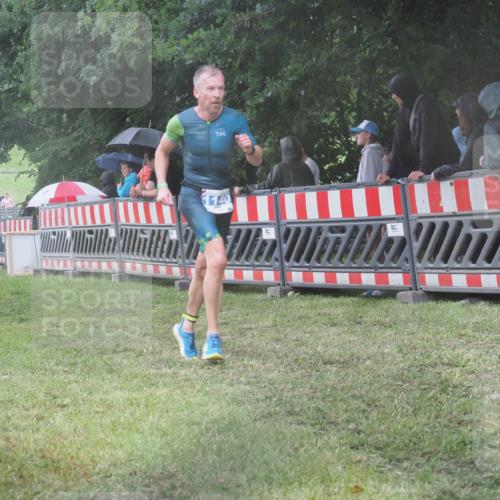 21.06.2025 - 27. Vierlanden-Triathlon KatJ http://msf.ph/oto/8035795 15.06.2025 13:52:41 Ziel 913, 1140 meine-sportfotos.de