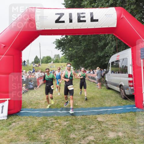 21.06.2025 - 27. Vierlanden-Triathlon MichiJ http://msf.ph/oto/8035804 15.06.2026 13:02:18 Ziel 755, 1009, 1039, 1041, 1042, 1043 meine-sportfotos.de