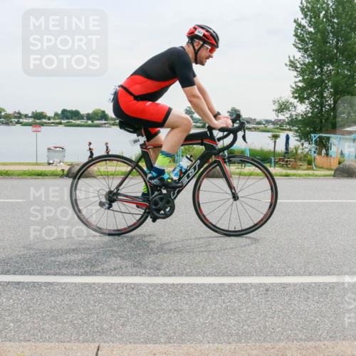 15.06.2025 - 27. Vierlanden-Triathlon H.Heesch http://msf.ph/oto/8035852 15.06.2025 10:46:54 Radfahren 315, 325, 364 meine-sportfotos.de