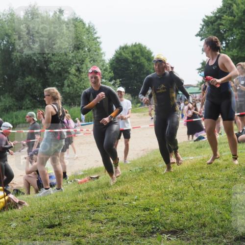 15.06.2025 - 27. Vierlanden-Triathlon KatJ http://msf.ph/oto/8035875 15.06.2025 11:20:47 Schwimmen 879, 924, 936, 941, 1400 meine-sportfotos.de