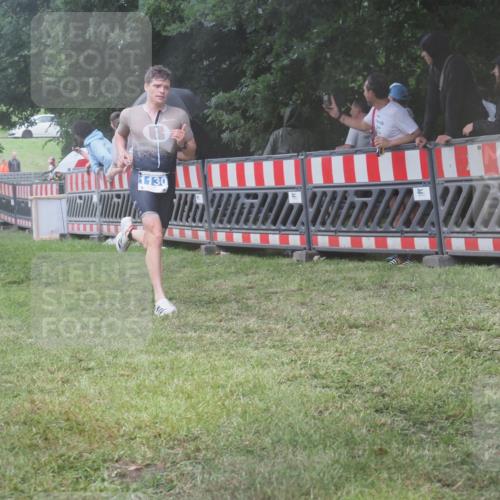 21.06.2025 - 27. Vierlanden-Triathlon KatJ http://msf.ph/oto/8035880 15.06.2025 13:53:03 Ziel 48, 1128, 1130, 1161 meine-sportfotos.de
