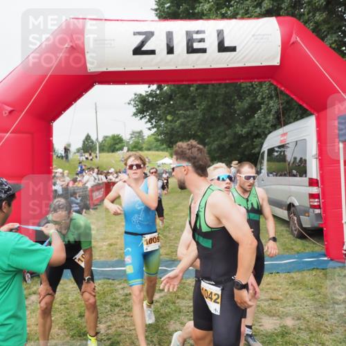 21.06.2025 - 27. Vierlanden-Triathlon MichiJ http://msf.ph/oto/8035881 15.06.2026 13:02:20 Ziel 755, 1009, 1039, 1041, 1042, 1043 meine-sportfotos.de