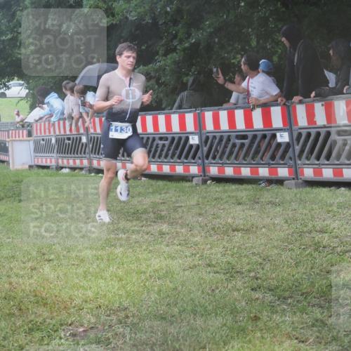 21.06.2025 - 27. Vierlanden-Triathlon KatJ http://msf.ph/oto/8035885 15.06.2025 13:53:03 Ziel 48, 1128, 1130, 1161 meine-sportfotos.de