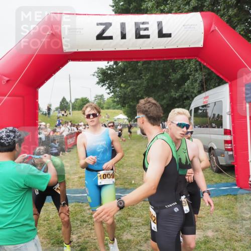 21.06.2025 - 27. Vierlanden-Triathlon MichiJ http://msf.ph/oto/8035891 15.06.2026 13:02:20 Ziel 755, 1009, 1039, 1041, 1042, 1043 meine-sportfotos.de
