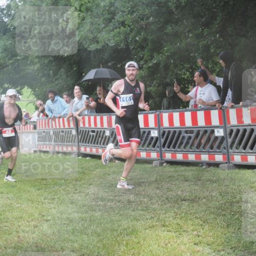 21.06.2025 - 27. Vierlanden-Triathlon KatJ http://msf.ph/oto/8035905 15.06.2025 13:53:06 Ziel 48, 1128, 1161 meine-sportfotos.de