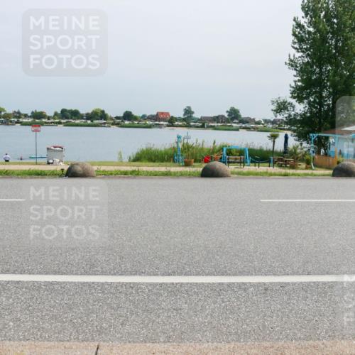 21.06.2025 - 27. Vierlanden-Triathlon H.Heesch http://msf.ph/oto/8035914 15.06.2025 11:44:52 Radfahren 868 meine-sportfotos.de
