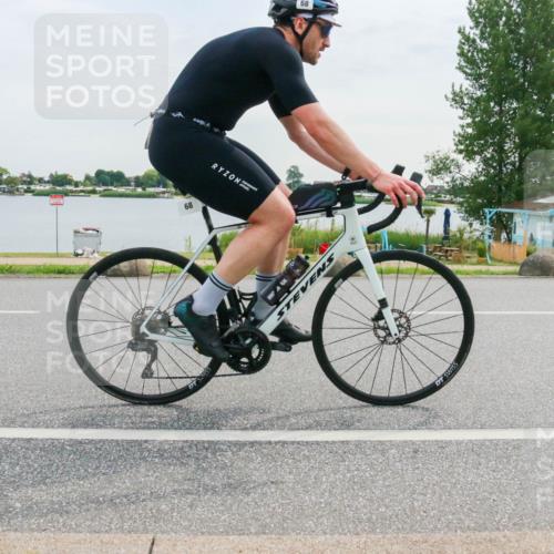 15.06.2025 - 27. Vierlanden-Triathlon H.Heesch http://msf.ph/oto/8035931 15.06.2025 10:47:04 Radfahren 68, 143, 169 meine-sportfotos.de