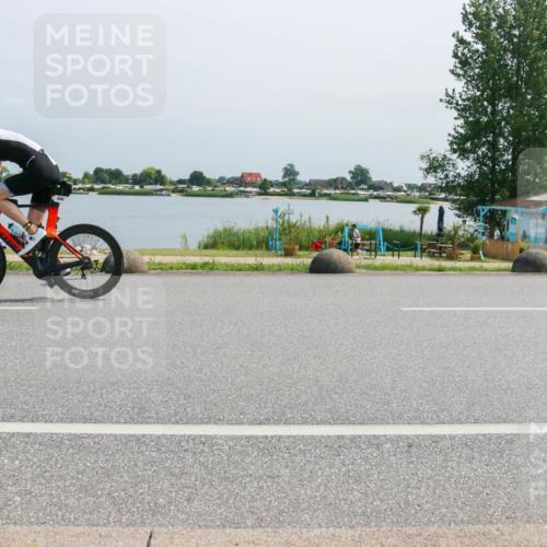 21.06.2025 - 27. Vierlanden-Triathlon H.Heesch http://msf.ph/oto/8035936 15.06.2025 11:44:59 Radfahren 643, 746, 808 meine-sportfotos.de